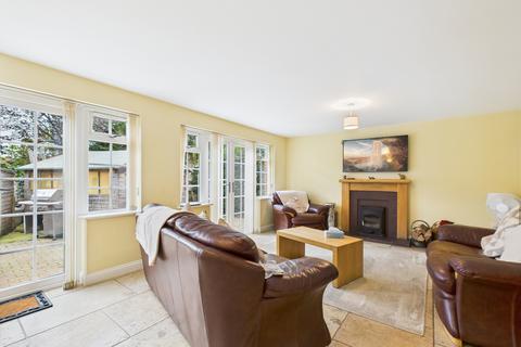 4 bedroom detached house for sale, West Street, Tadley, RG26