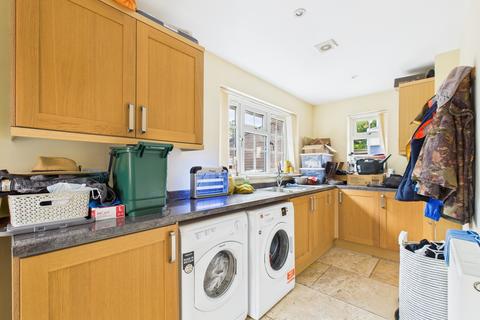 4 bedroom detached house for sale, West Street, Tadley, RG26