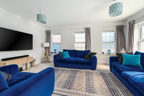 4 bedroom semi-detached house for sale, Featherfall Road, Fleet GU51