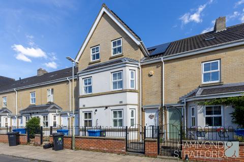 3 bedroom terraced house for sale, Brunswick Road, Golden Triangle
