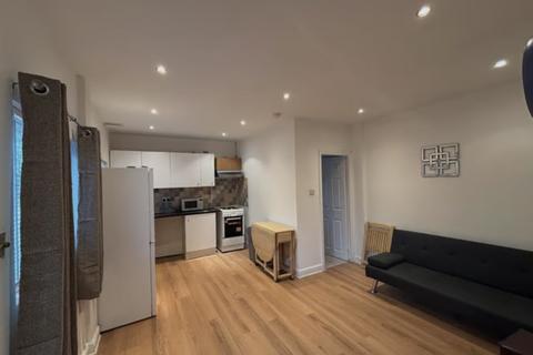undefined, Broad Walk, London, N21