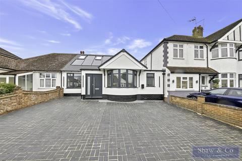23 Chester Avenue, Twickenham, TW2 6AG