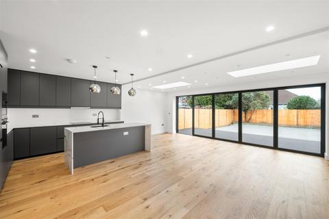 23 Chester Avenue, Twickenham, TW2 6AG