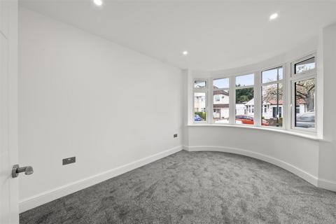 23 Chester Avenue, Twickenham, TW2 6AG