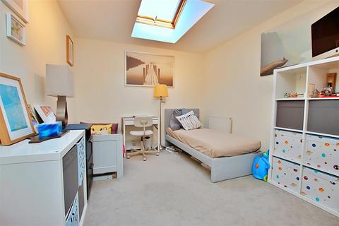 24 Coleridge Way, Borehamwood, WD6 2AR