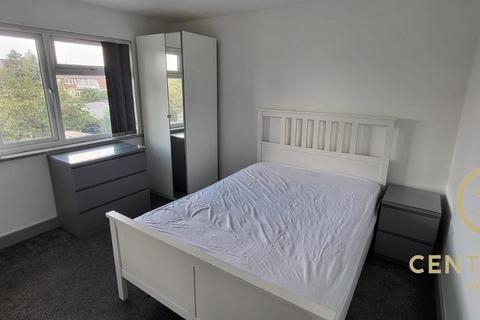 1 bedroom in a house share to rent, Hall Road, ISLEWORTH TW7