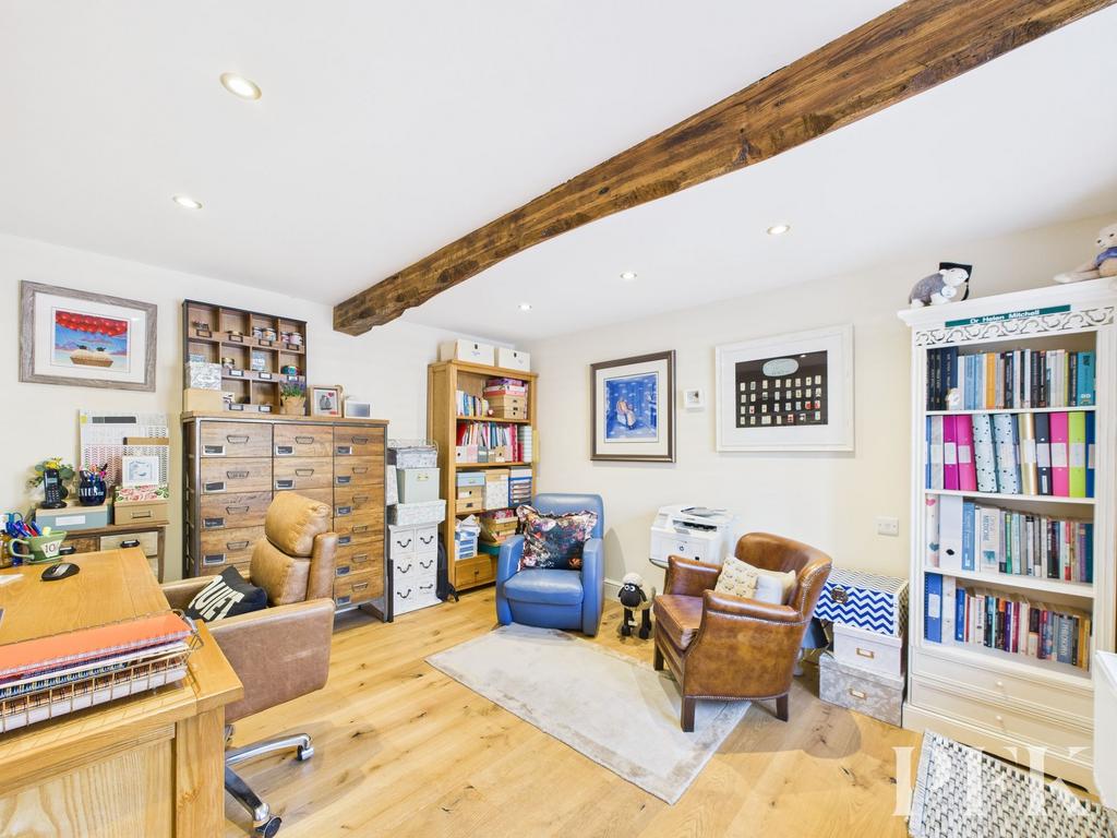 Office / Bedroom 4