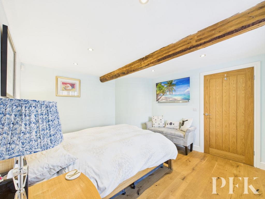 Bedrooom 1