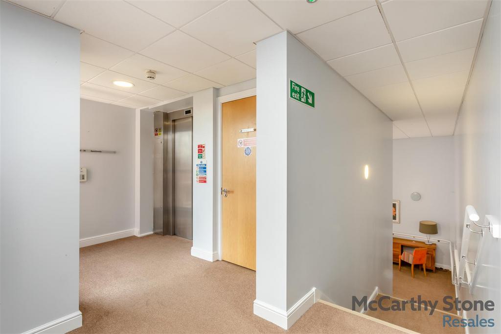 8662936-interior13.jpg
