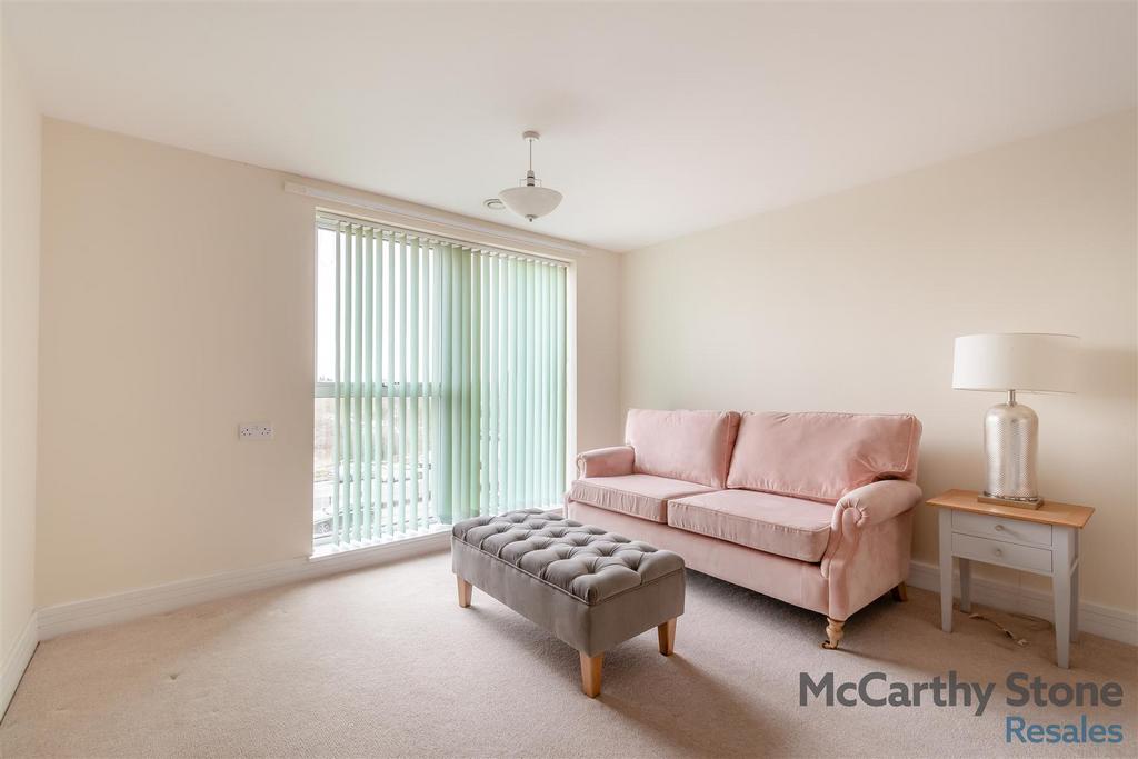 8678509-interior07.jpg