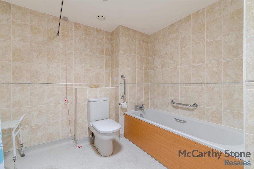 8678509-interior10.jpg