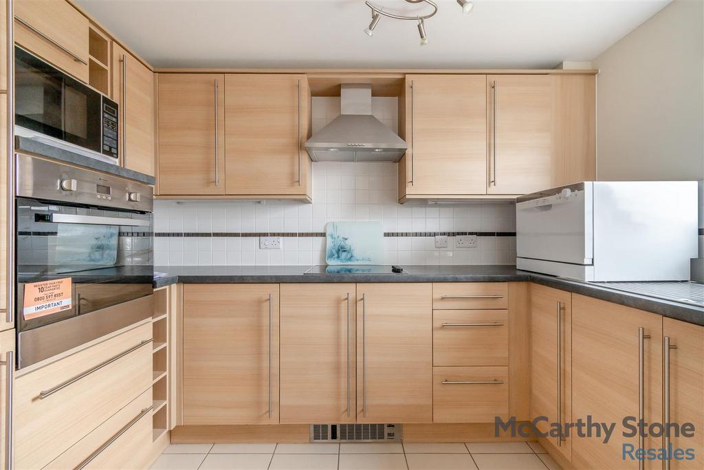8678509-interior03.jpg