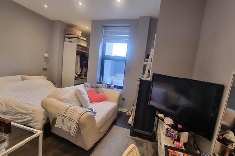 Studio to rent, Brants Bridge, Bracknell, Berkshire, RG12