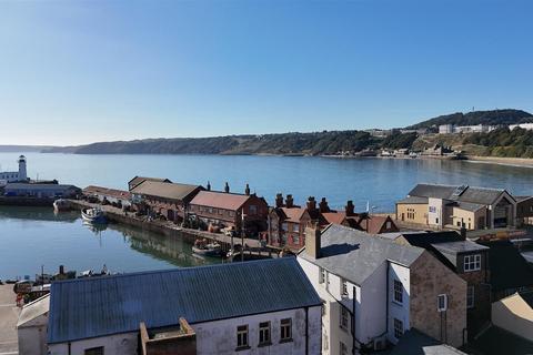 West Sandgate Terrace, Scarborough