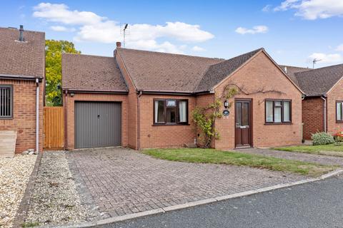 2 bedroom detached bungalow for sale, 2 Station Gardens, Eckington, Pershore, Worcestershire. WR10 3EZ
