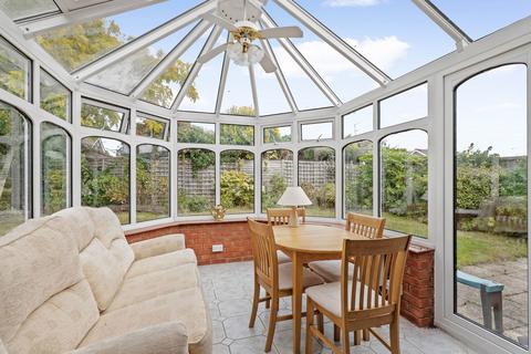2 bedroom detached bungalow for sale, 2 Station Gardens, Eckington, Pershore, Worcestershire. WR10 3EZ