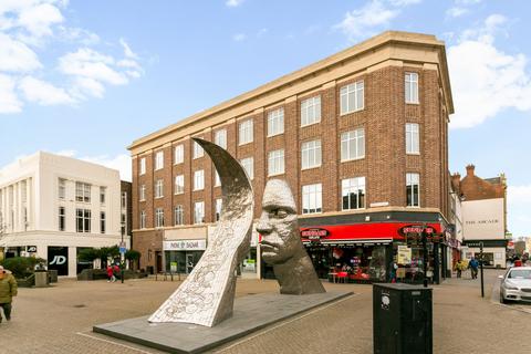 undefined, Avenue House, Silver Street