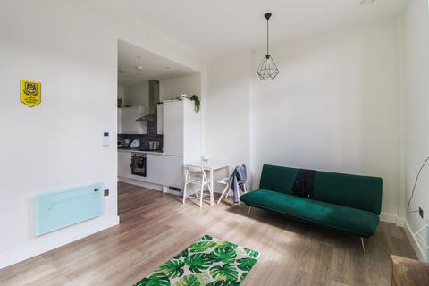 undefined, Avenue House, Silver Street