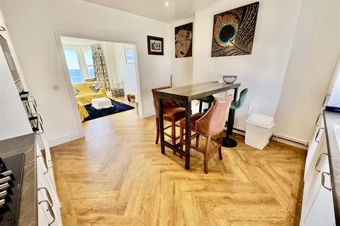 3 bedroom flat for sale, West End Parade, Pwllheli
