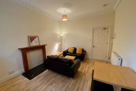 3 bedroom flat to rent, St Patrick Street, Newington, Edinburgh, EH8