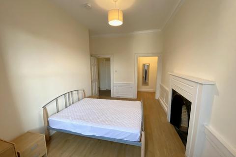 3 bedroom flat to rent, St Patrick Street, Newington, Edinburgh, EH8