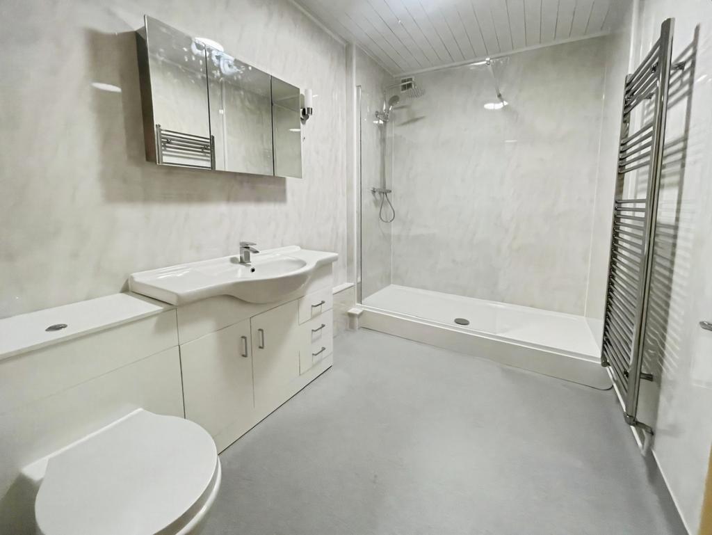 Pbox-bathroom-344049.jpg