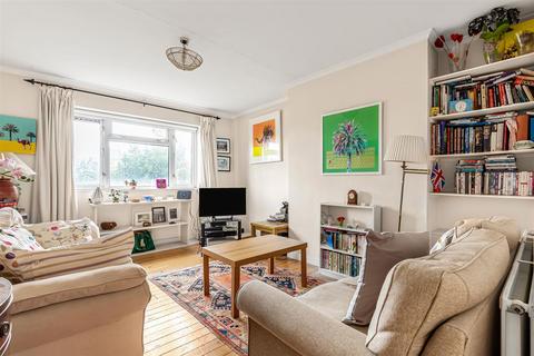 2 bedroom flat for sale, Railway Side, Barnes, London, SW13