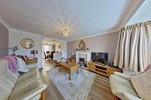 3 bedroom detached house for sale, Arolla Road, Herne Bay, CT6 6BW
