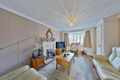 3 bedroom detached house for sale, Arolla Road, Herne Bay, CT6 6BW