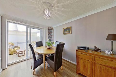 3 bedroom detached house for sale, Arolla Road, Herne Bay, CT6 6BW