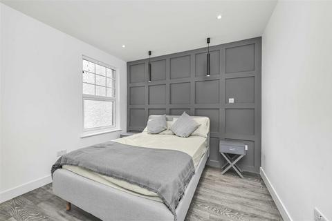 undefined, Upper Richmond Road West, East Sheen, SW14
