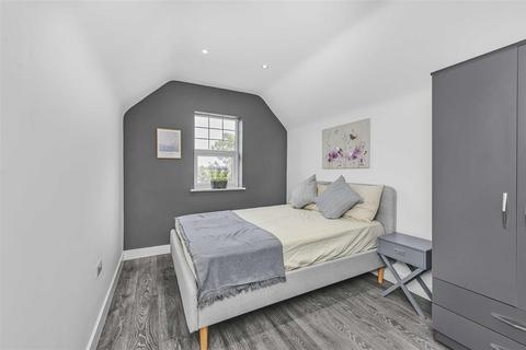 undefined, Upper Richmond Road West, East Sheen, SW14
