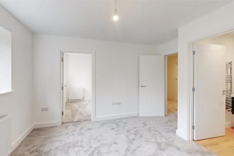 4 bedroom semi-detached house for sale, Kingsbridge Way, Kennett