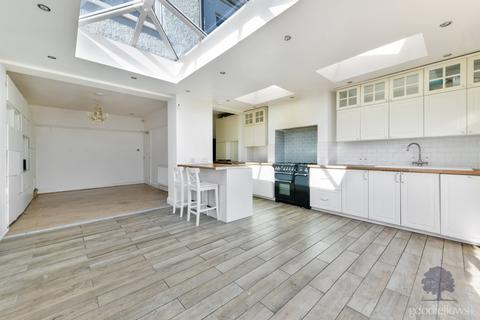 undefined, Manor Way, Mitcham CR4