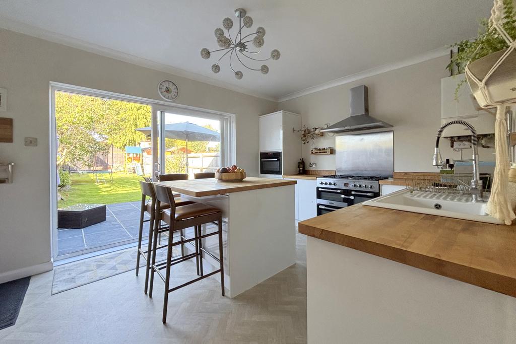 Kitchen/Breakfast Room
