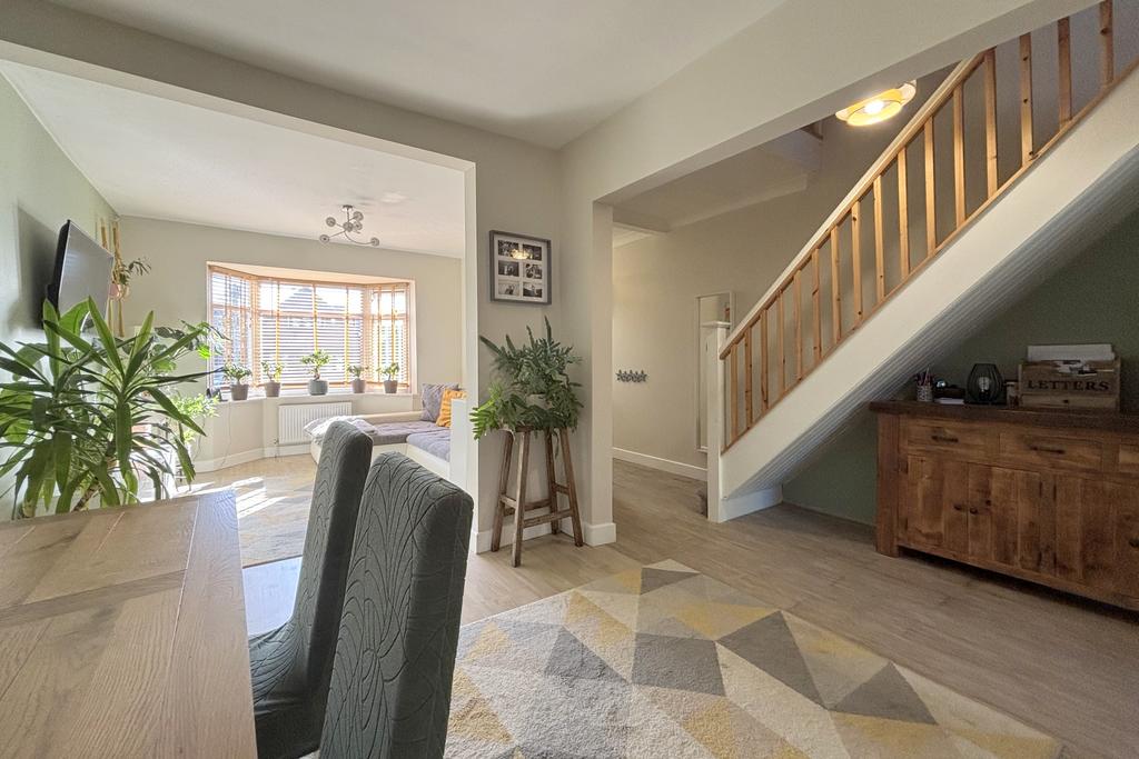 Lounge/Dining Room
