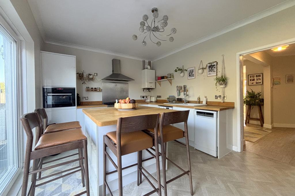 Kitchen/Breakfast Room