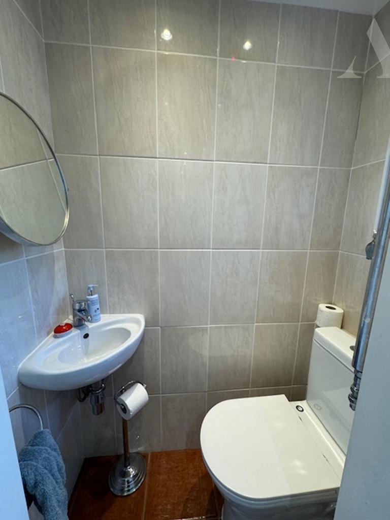 58 Bushbury Road downstairs wc.jpeg