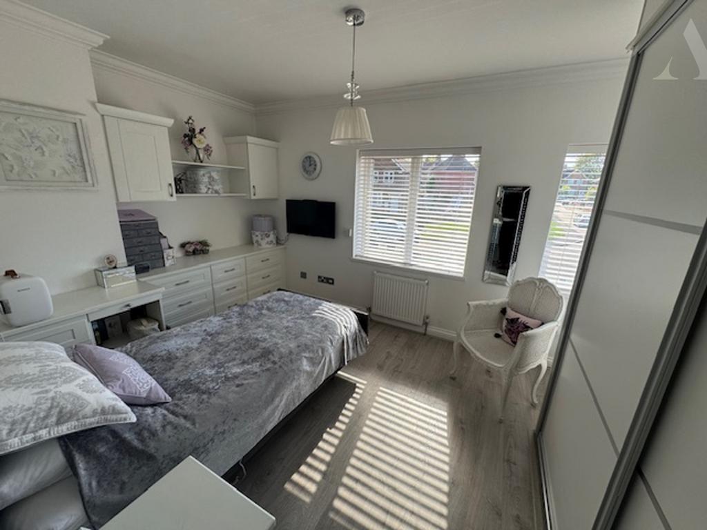 60 Bushbury Road Bedroom 1 x 2.jpeg