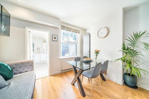 3 bedroom terraced house for sale, Derinton Road, London SW17