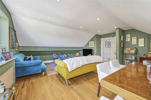 Flat 6, 2a Blenheim Gardens, London, SW2 5ET