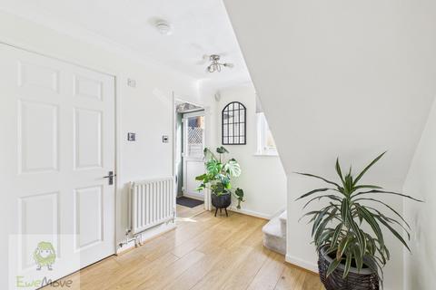 30 Montfort Road, Rochester, ME2 3EU