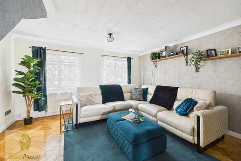 30 Montfort Road, Rochester, ME2 3EU