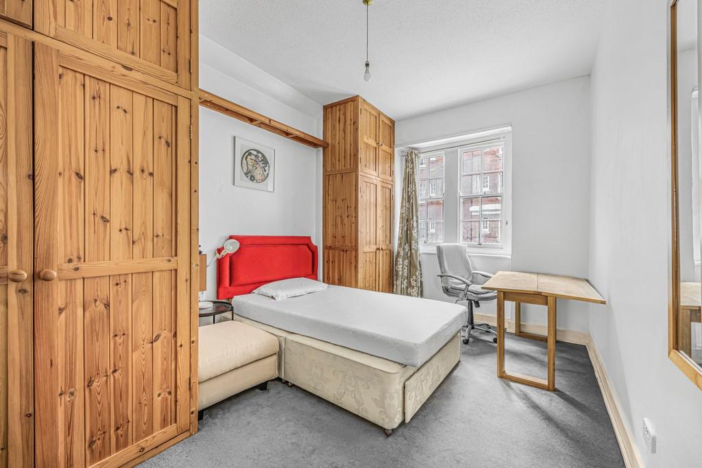 Apartment in London - View 2