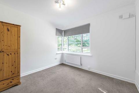 2 bedroom flat for sale, Manor Court, London W3