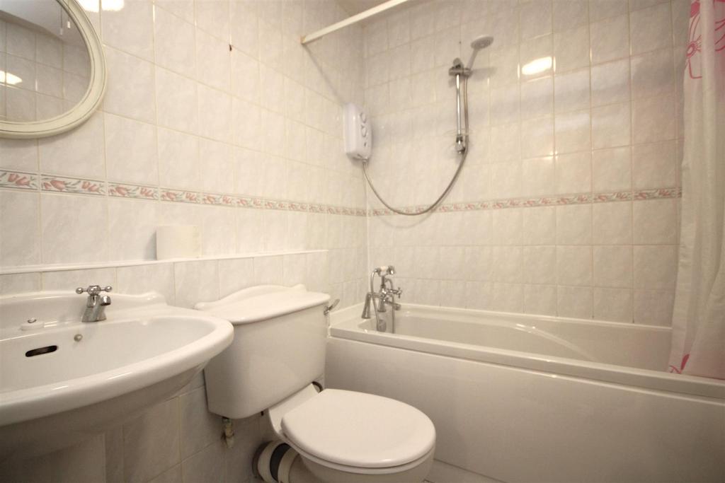Bathroom.JPG