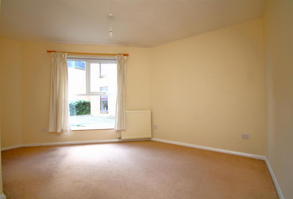 Bedroom 1.JPG
