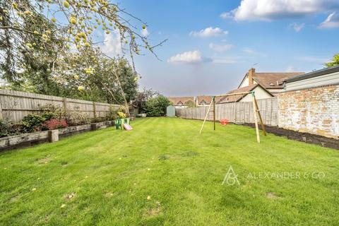 4 bedroom detached house for sale, High Street South, Leighton Buzzard LU7