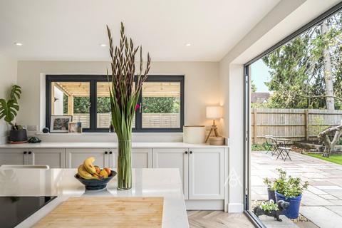 4 bedroom detached house for sale, High Street South, Leighton Buzzard LU7
