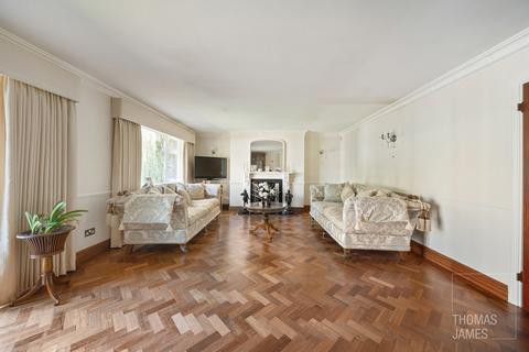 undefined, Orchardmede, London, N21